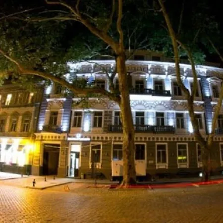 Metro Hotel