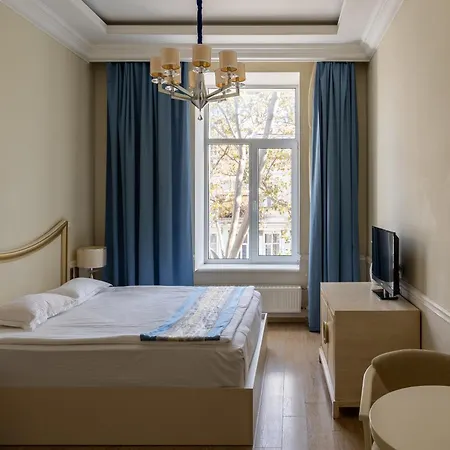Metro Hotel 3*