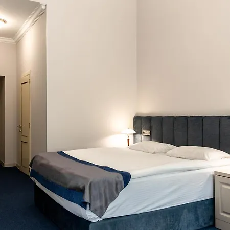 Metro Hotel 3*