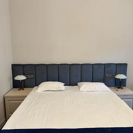 Metro Hotel