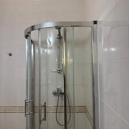 Metro Hotel 3*
