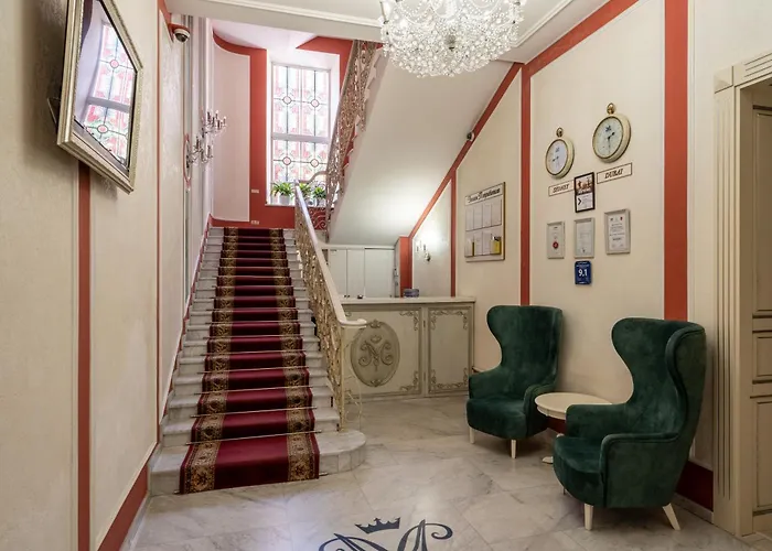 Hotel Метро Готель Апартаменти 3*