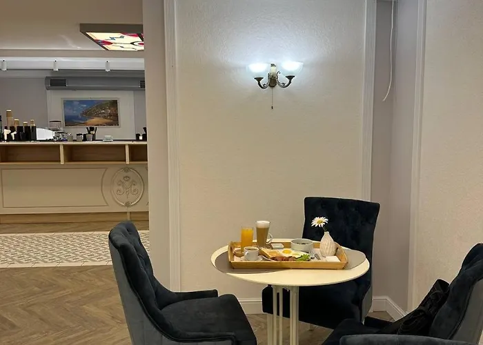 メトロ ホテル アパートメンツ 3*