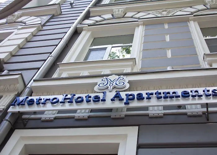 Метро Готель Апартаменти Hotel 3*