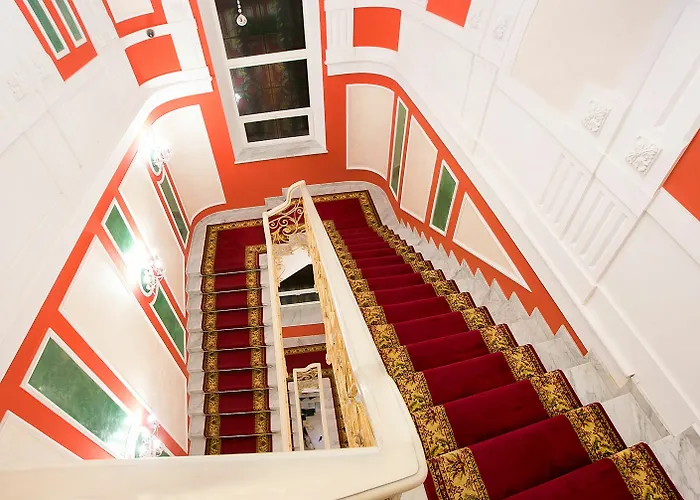 Метро Готель Апартаменти Hotel 3*