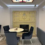 Метро Готель Апартаменти 3*