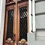 Метро Готель Апартаменти 3*