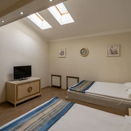 Metro Hotel 3*