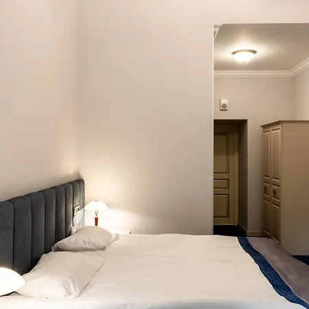 Метро Готель Апартаменти 3*