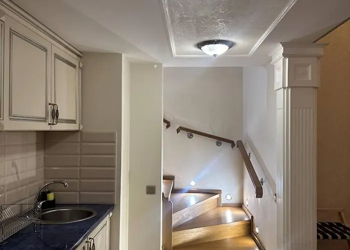 Метро Готель Апартаменти Hotel Odessa